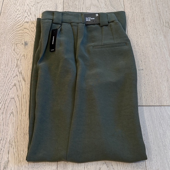 Express Pants - Express High Waisted Pleated Trouser in Olive Green Size 2